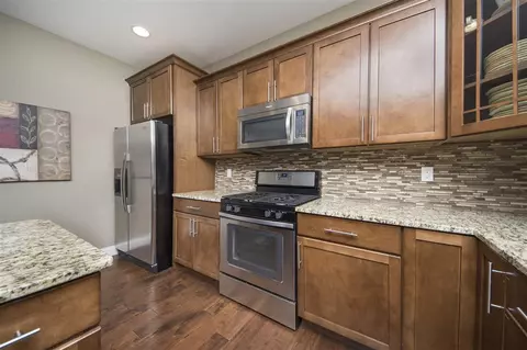 210 Shadow Crk, Washington, IL 61571 photo 12