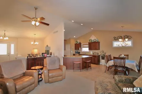 627 Simon St, Washington, IL 61571 photo 5