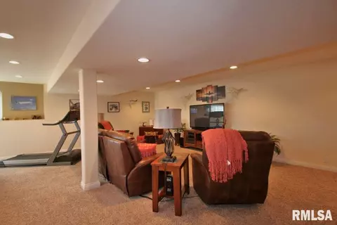 627 Simon St, Washington, IL 61571 photo 25