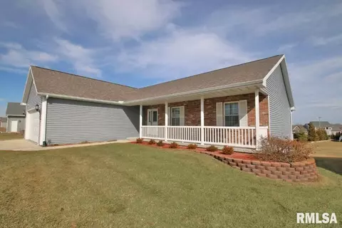 627 Simon St, Washington, IL 61571 photo 2