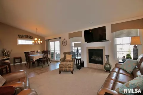 627 Simon St, Washington, IL 61571 photo 6