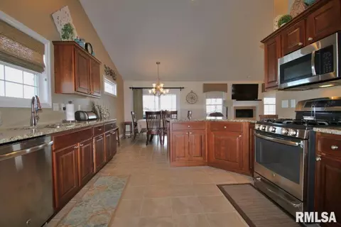 627 Simon St, Washington, IL 61571 photo 10