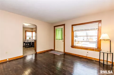 400 Christopher St, Pekin, IL 61554 photo 4