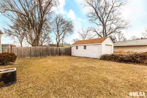 400 Christopher St, Pekin, IL 61554 photo 18