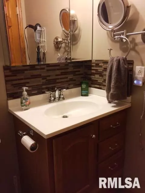 212 N 1st St, Secor, IL 61771 photo 18