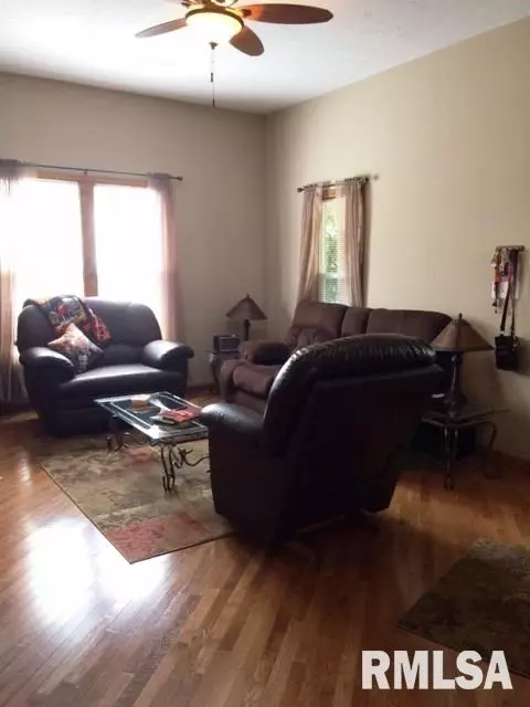 212 N 1st St, Secor, IL 61771 photo 12