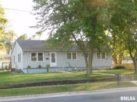 206 E Front St, Roanoke, IL 61561 photo 4