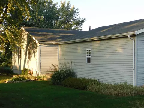 206 E Front St, Roanoke, IL 61561 photo 28