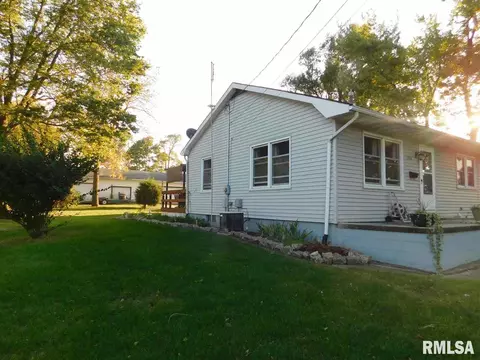 206 E Front St, Roanoke, IL 61561 photo 5