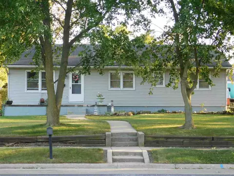 206 E Front St, Roanoke, IL 61561 photo 1