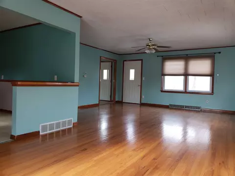 206 E Front St, Roanoke, IL 61561 photo 6