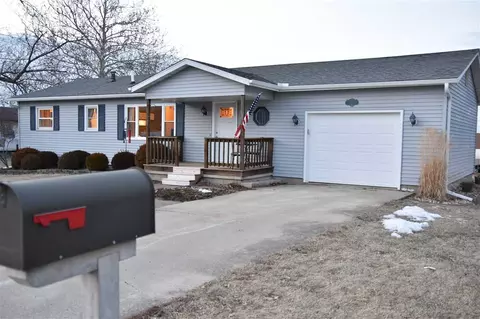 711 E Madison St, Metamora, IL 61548 photo 1