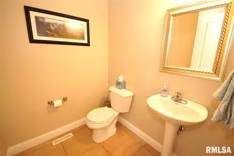 502 Windsor Dr, Germantown Hills, IL 61548 photo 12
