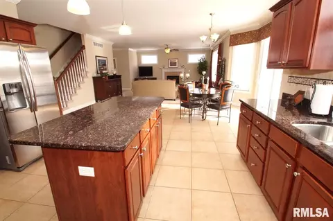 502 Windsor Dr, Germantown Hills, IL 61548 photo 6