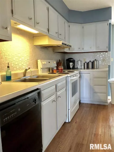 165 Jamestown Rd, Macomb, IL 61455 photo 9