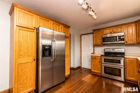 414 Mackenzie Pl, Germantown Hills, IL 61548 photo 7