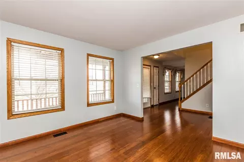 414 Mackenzie Pl, Germantown Hills, IL 61548 photo 14