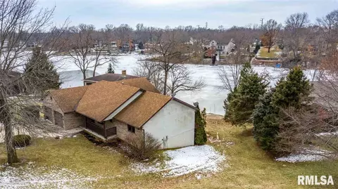 4305 S Banbury Cv, Mapleton, IL 61547 photo 3