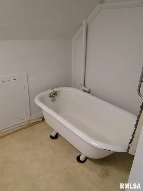 1114 E Washington St, Macomb, IL 61455 photo 15