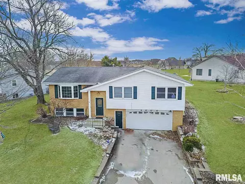2000 Mitchell Dr, Eureka, IL 61530 photo 1