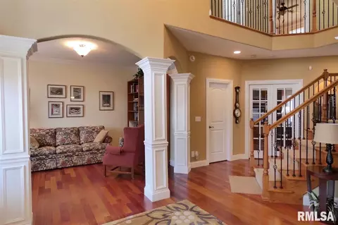 724 S Copperpoint Dr, Dunlap, IL 61525 photo 5
