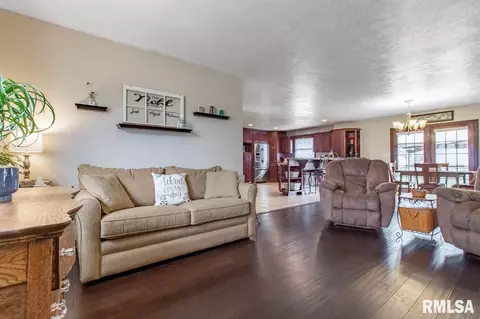 526 E Belaire Ct, Goodfield, IL 61742 photo 14