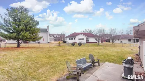 526 E Belaire Ct, Goodfield, IL 61742 photo 32