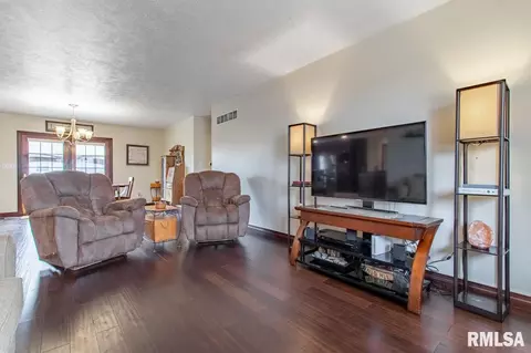 526 E Belaire Ct, Goodfield, IL 61742 photo 16