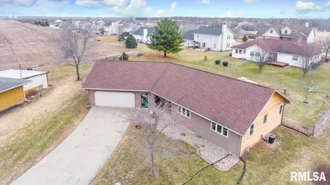 526 E Belaire Ct, Goodfield, IL 61742 photo 1