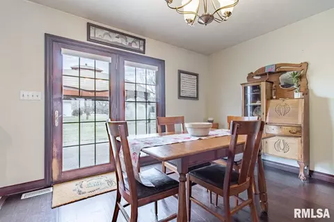 526 E Belaire Ct, Goodfield, IL 61742 photo 12
