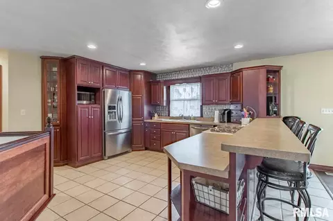 526 E Belaire Ct, Goodfield, IL 61742 photo 7