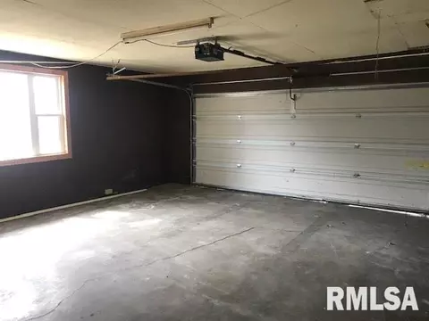 107 Robin Rd, Macomb, IL 61455 photo 19