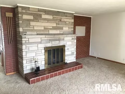 107 Robin Rd, Macomb, IL 61455 photo 8