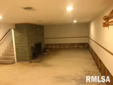 107 Robin Rd, Macomb, IL 61455 photo 15