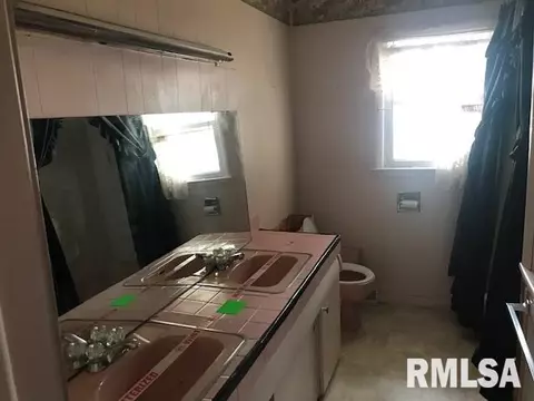 107 Robin Rd, Macomb, IL 61455 photo 14