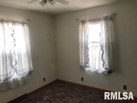 107 Robin Rd, Macomb, IL 61455 photo 11