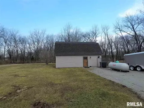 18175 River Rd, Danvers, IL 61732 photo 2