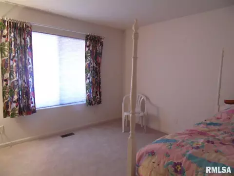 2007 Riverview Dr, Macomb, IL 61455 photo 13
