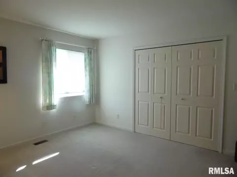 2007 Riverview Dr, Macomb, IL 61455 photo 15
