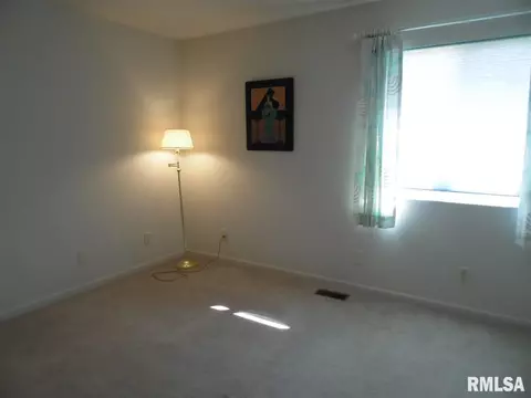 2007 Riverview Dr, Macomb, IL 61455 photo 16