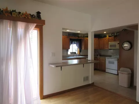 524 S 1st Ave, Canton, IL 61520 photo 6
