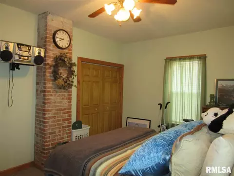 524 S 1st Ave, Canton, IL 61520 photo 12