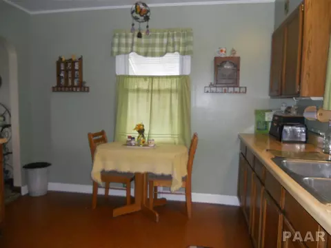 604 North St, Augusta, IL 62311 photo 5