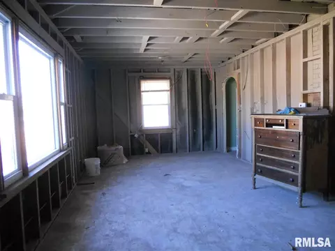 604 North St, Augusta, IL 62311 photo 3