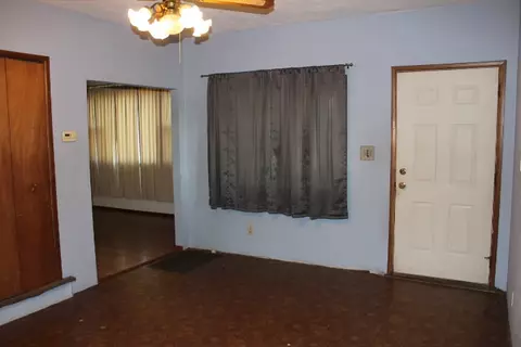 21619 E Hobbs Rd, Canton, IL 61520 photo 2