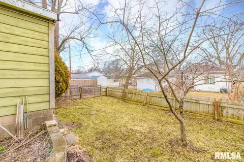 912 E Corrington Ave, Peoria, IL 61603 photo 6
