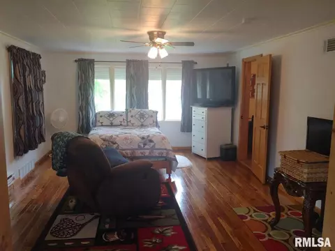 121 E Polk St, Cuba, IL 61427 photo 16