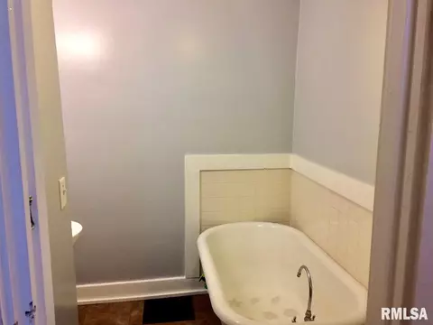 329 S Dudley St, Macomb, IL 61455 photo 15