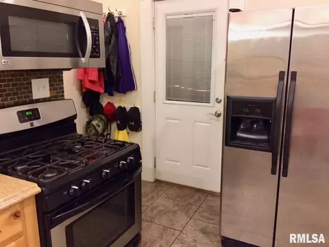 329 S Dudley St, Macomb, IL 61455 photo 11