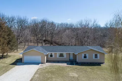 8712 N Willow Dr, Edwards, IL 61528 photo 1